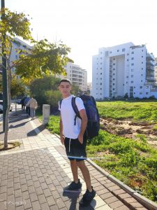 אסף בדרך לבקום